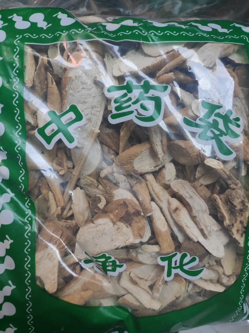 隔山削冷背专营白首乌干净无杂质常年经营各种中药材