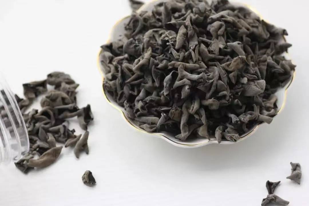 黑木耳洋葱炒蛋的食材准备图
