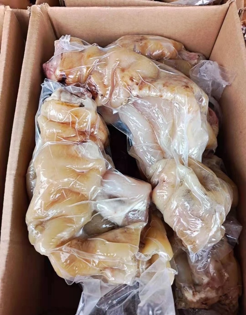 熟牛蹄：去骨熟牛蹄，一手货源每天新鲜加工，无任何添加剂。