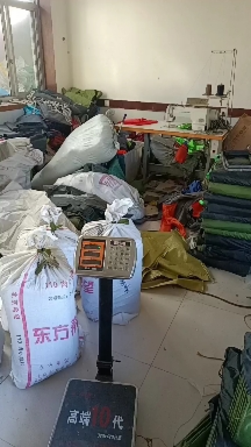 浇地用的布水带布垄沟。厂家专业生产，加厚布料防水，结实耐