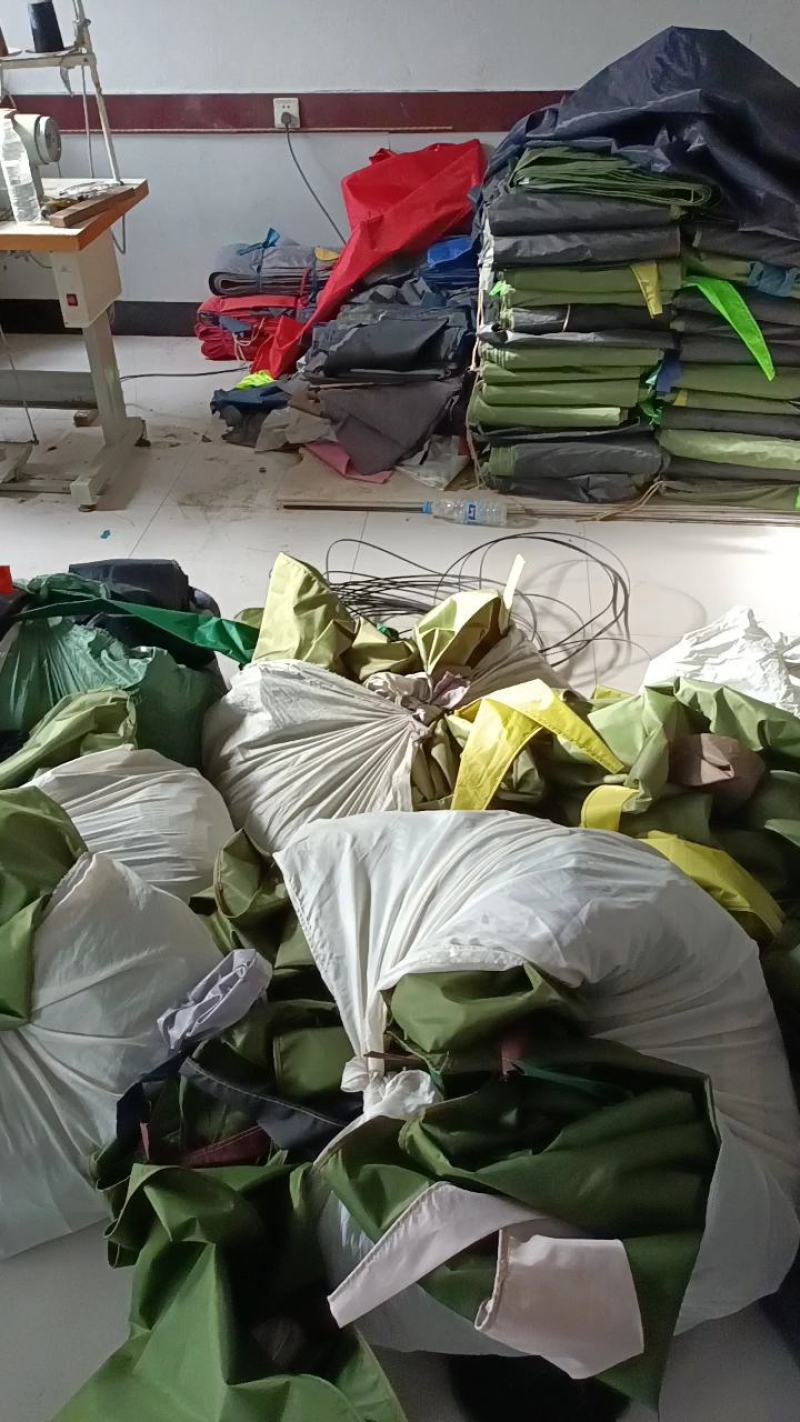 浇地用的布水带布垄沟。厂家专业生产，加厚布料防水，结实耐