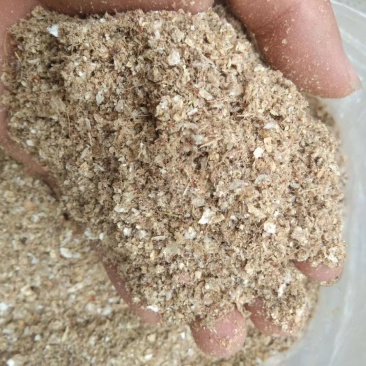 花生壳粉饲料原料，用于养殖降低成本，价格优惠