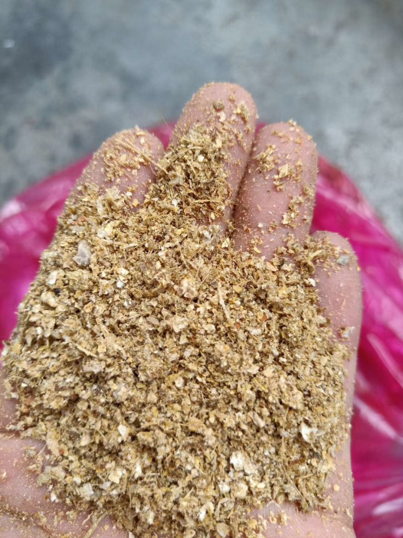 花生壳粉饲料原料，用于养殖降低成本，价格优惠