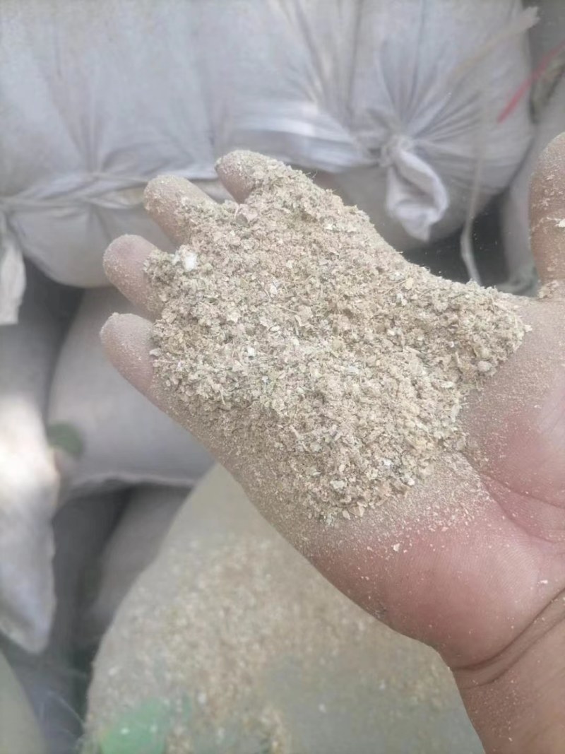 花生壳粉饲料原料，用于养殖降低成本，价格优惠