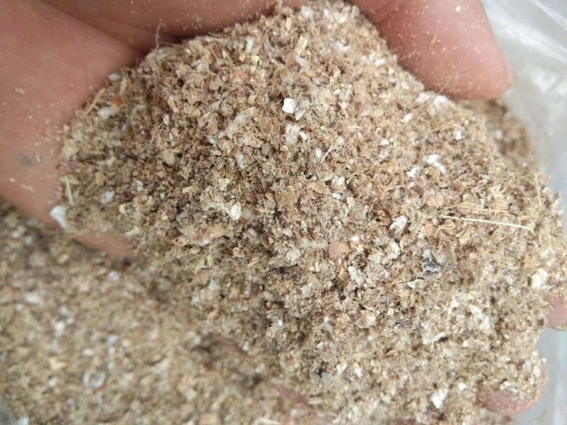 花生壳粉饲料原料，用于养殖降低成本，价格优惠