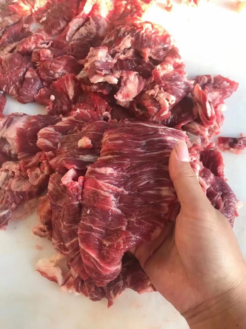 纯干牛碎肉常年加工，炒菜、做馅、非常好质量保证，厂家直销