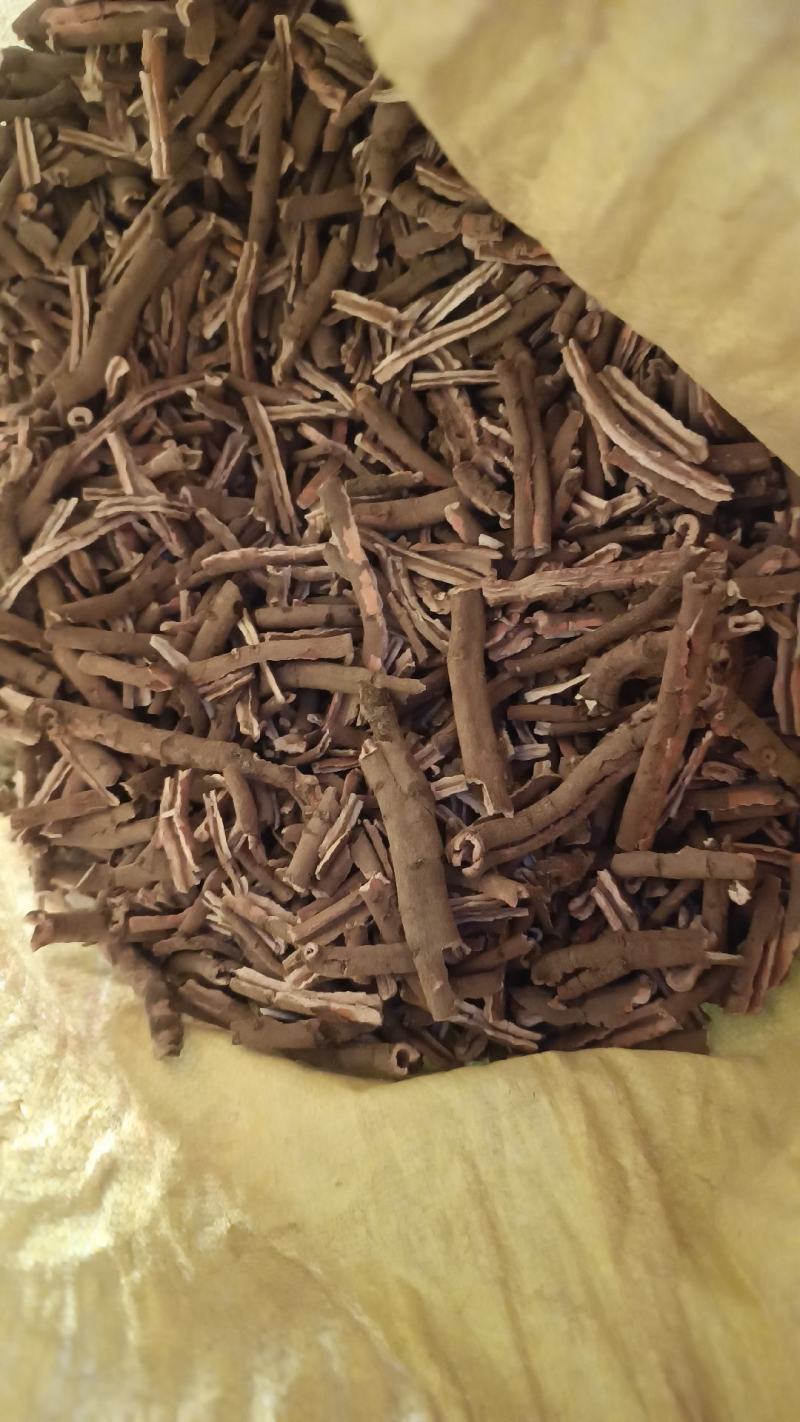 牡丹皮，陈货，药厂用抽芯百分之七十粉丹皮
