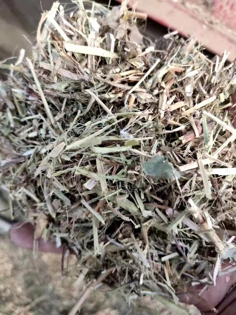 常年出售稻草，厂家直销，质量保证，欢迎选购