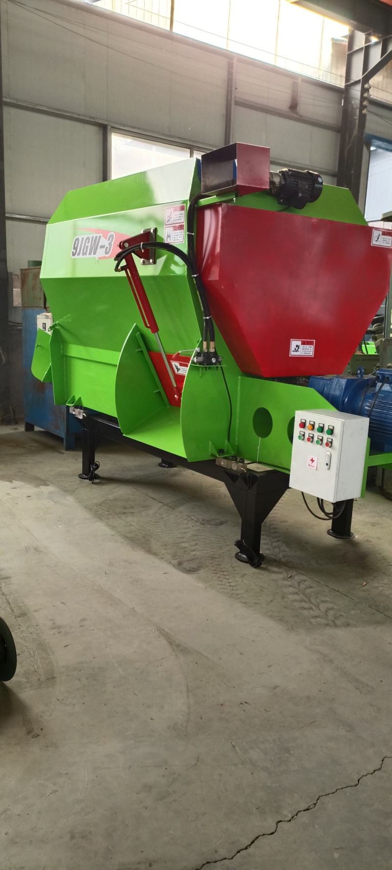 牛羊草料搅拌机厂家直大型养殖基地专用草料搅拌揉丝机
