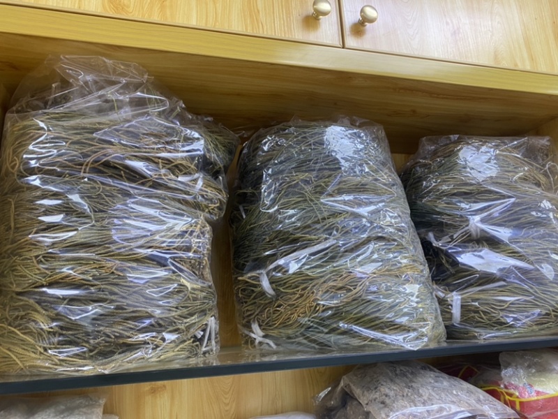 马尾千金草足干货（马尾伸筋草）