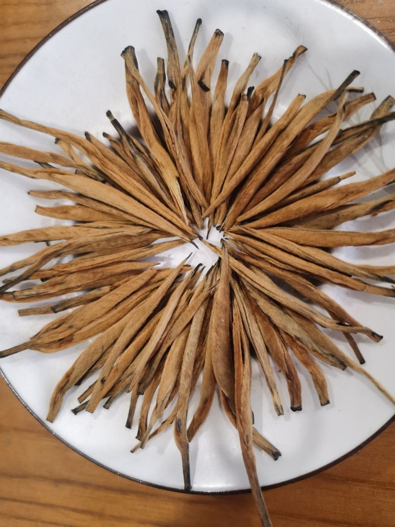 云南古树红茶特级凤庆滇红大金针和金螺茶，功夫茶