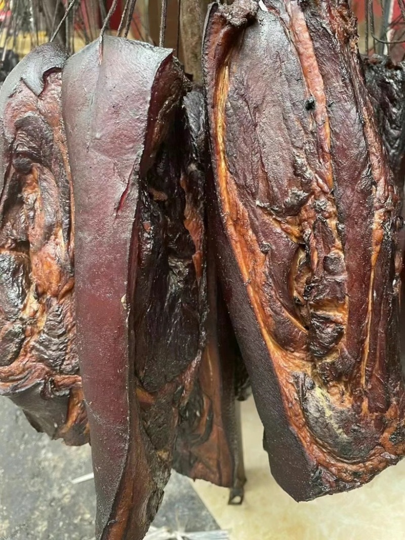 烟熏全干前腿腊肉（黄颜色黑颜色都有货）一手货源