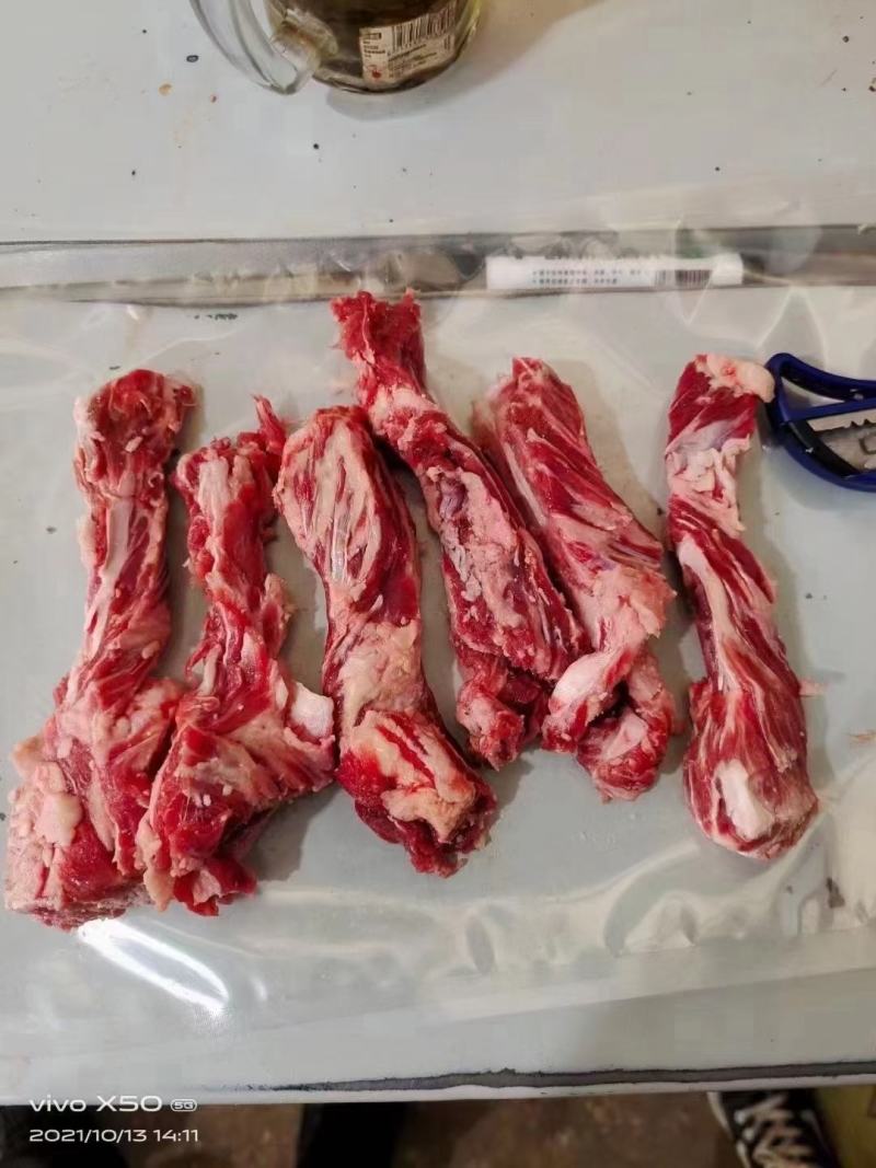 纯干腹肉条，牛肋条谷饲块整。适合烤肉，烧烤，炒菜，炖煮，