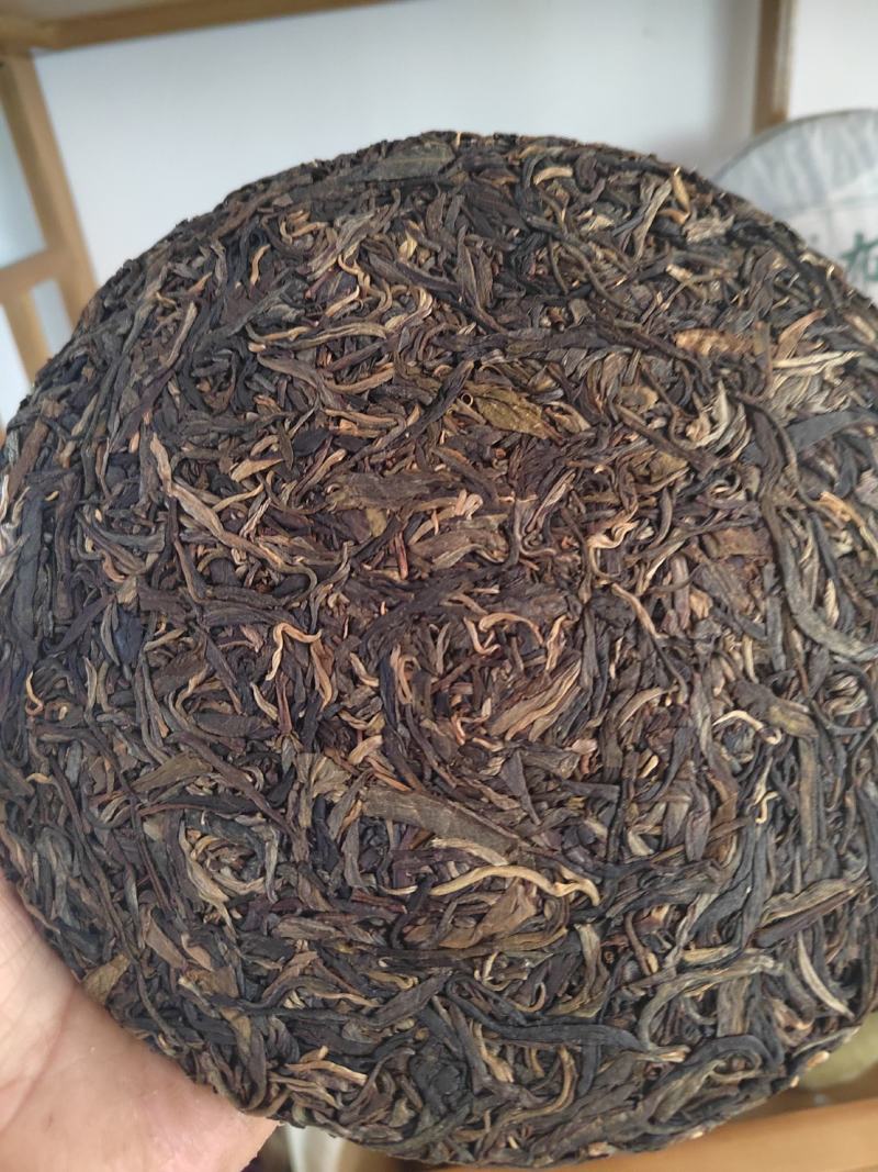 易武茶生茶饼357克2018年自家原料整件批发特价销售