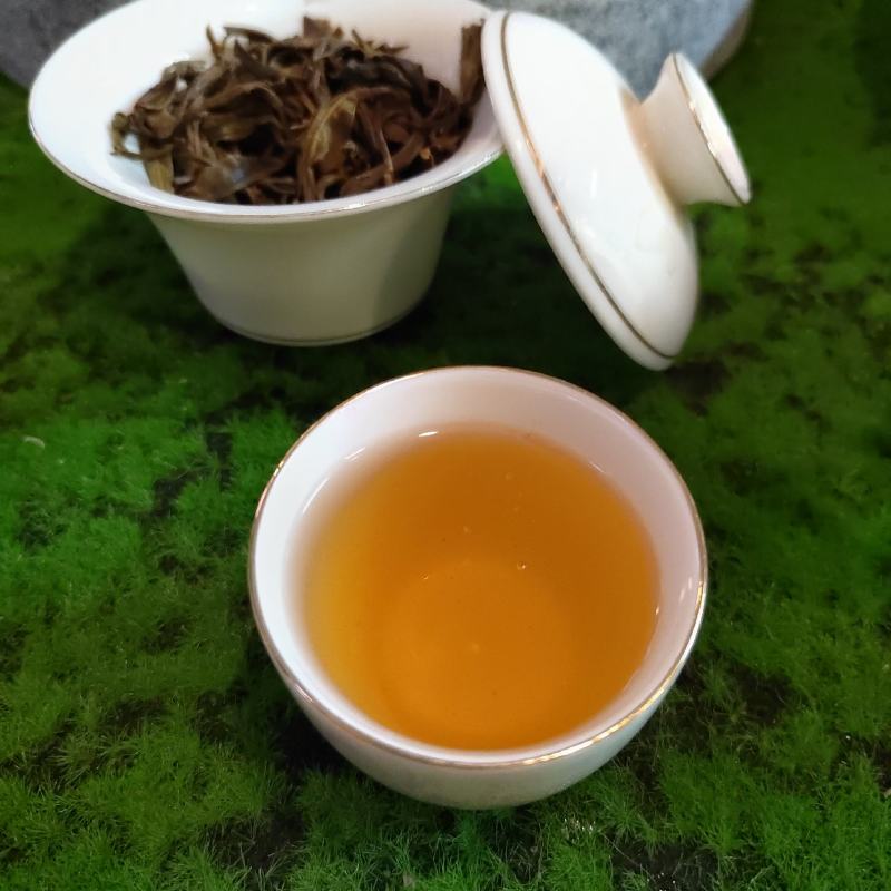 易武茶生茶饼357克2018年自家原料整件批发特价销售
