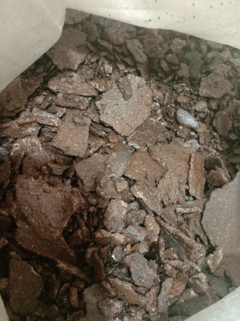 大量出售花生饼味香浓郁，家禽家畜饲料