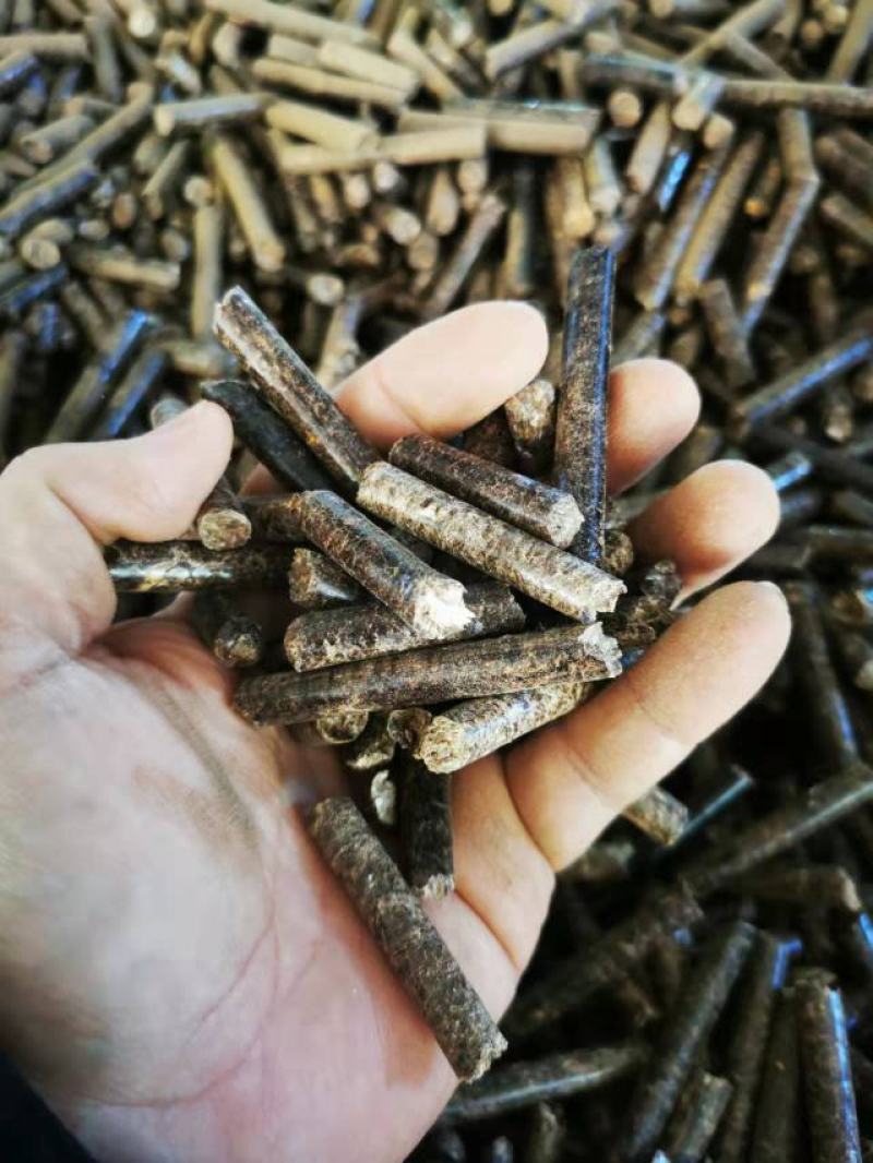 生物质燃烧颗粒，颗粒燃料，环保颗粒，灰份低，热值高。