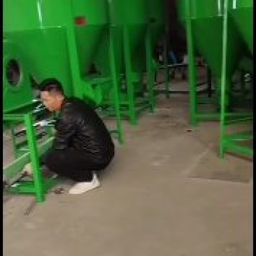 一吨饲料机