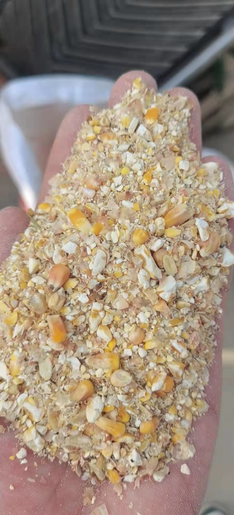 东北碎玉米，保证九个粮，水分十个以内，厂家直销大量供应