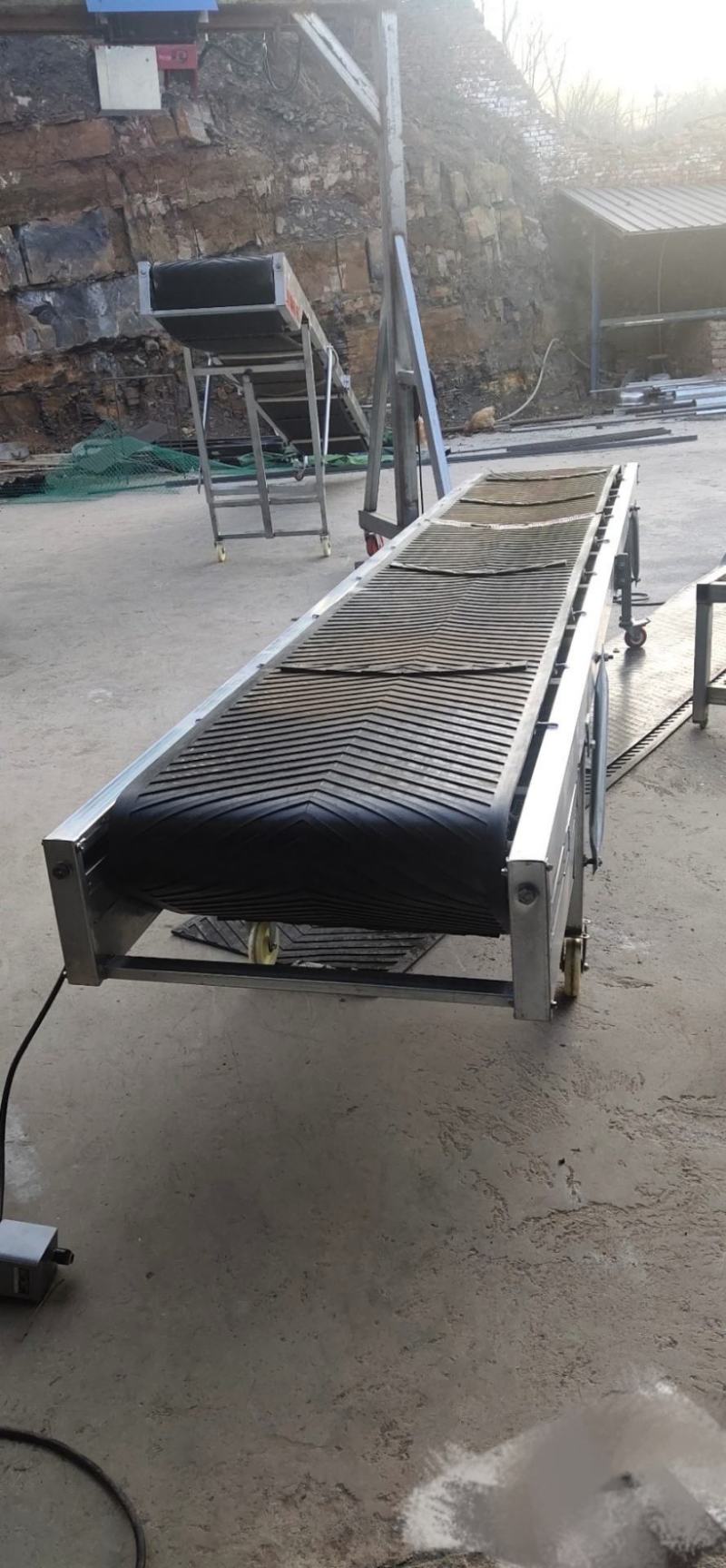 折叠升降式传送带快递装卸车工厂流水线运输水泥沙子粮食包邮