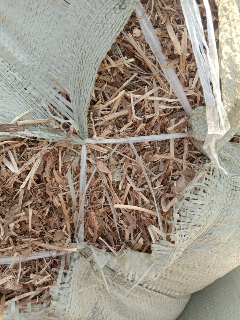 花生秧，牛羊马兔草料，过滚筒筛除尘，厂价直销