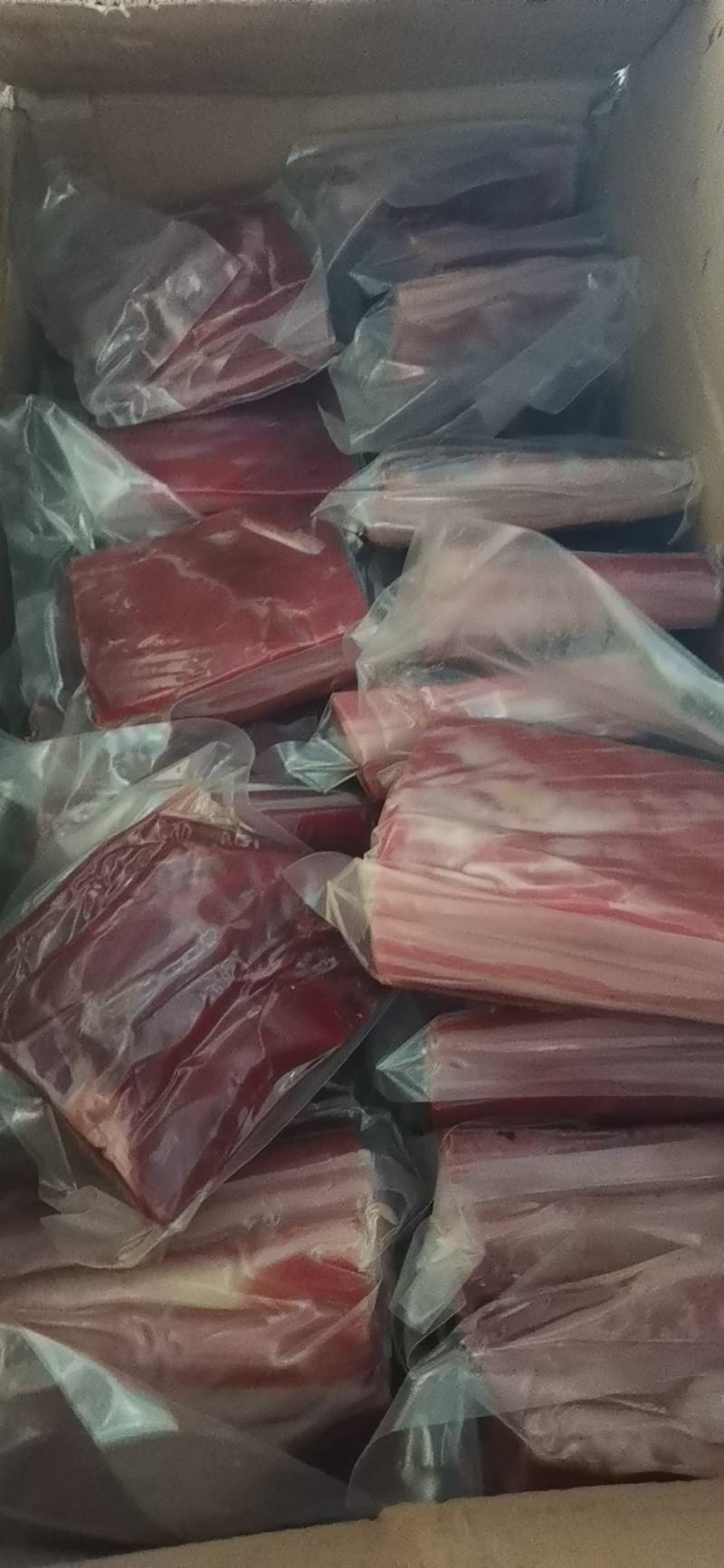 正宗的五花土猪咸肉，35一斤，50起