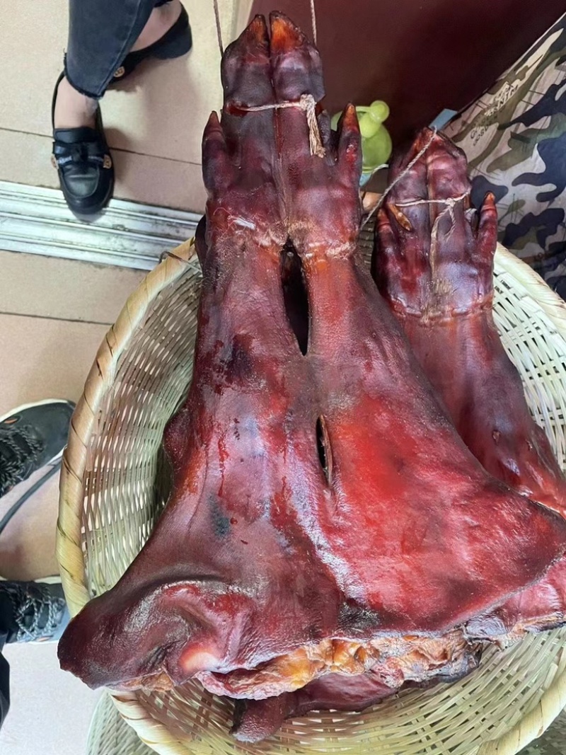 烟熏对开全干腊猪脚一手工厂餐饮净菜食品供应地摊新模式