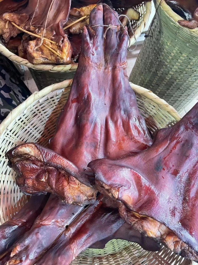 烟熏对开全干腊猪脚一手工厂餐饮净菜食品供应地摊新模式
