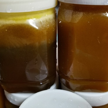 农村山上的野生土蜂蜜1斤包邮，各种中草药植物蜜源