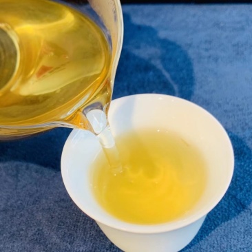 见识到了古树普洱的纯手工制茶全过程，这样的手法保留了普洱