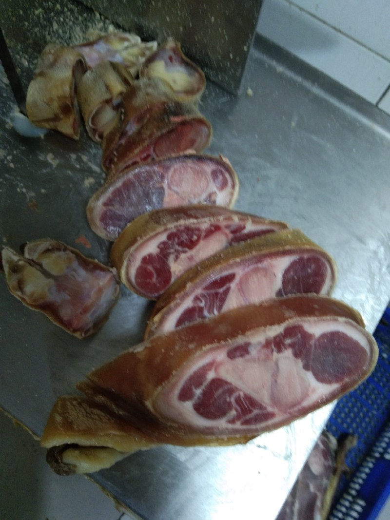 腊猪蹄火腿精品火腿