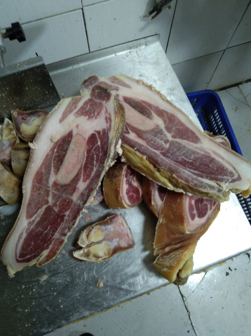 腊猪蹄火腿精品火腿