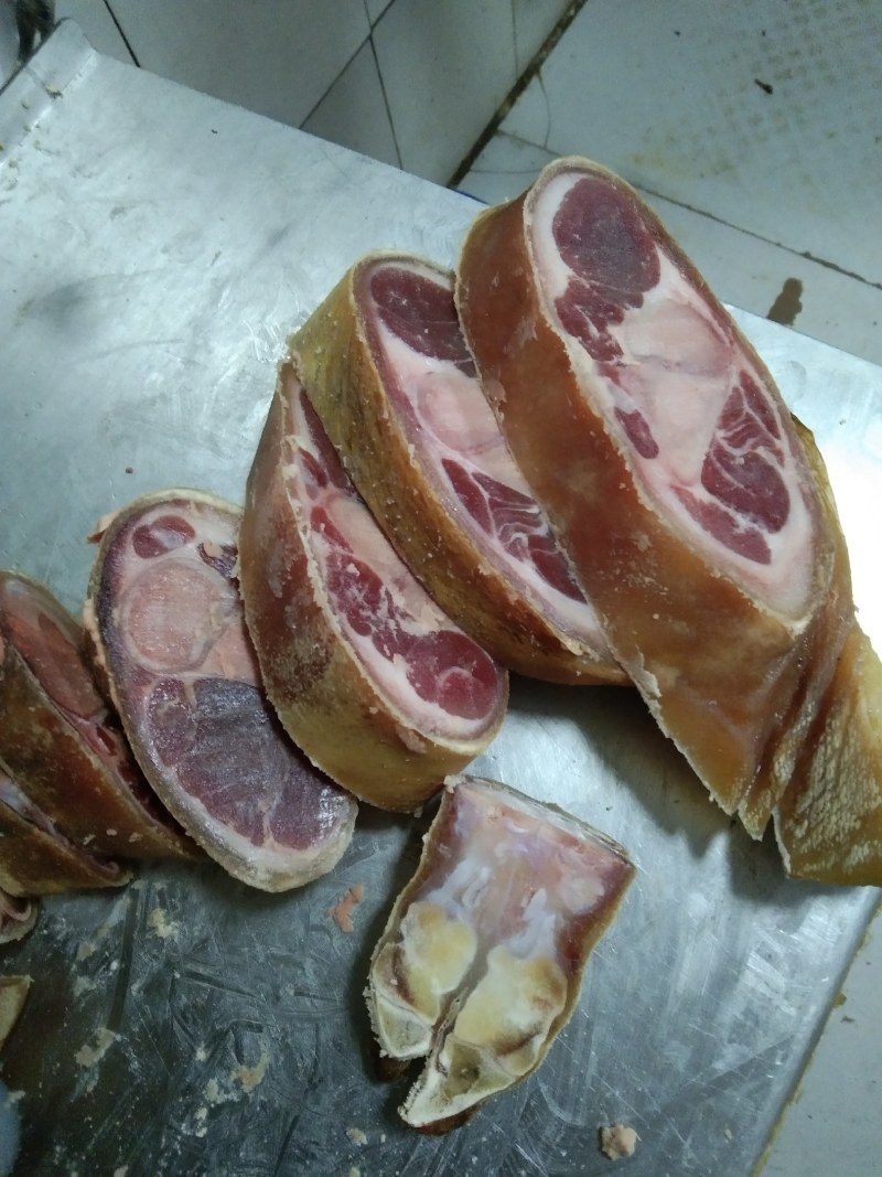 腊猪蹄火腿精品火腿