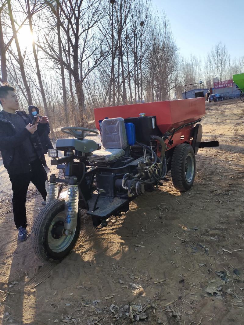 产地直销三轮一体式果园大棚撒粪车干湿粪可用欢迎电话联系