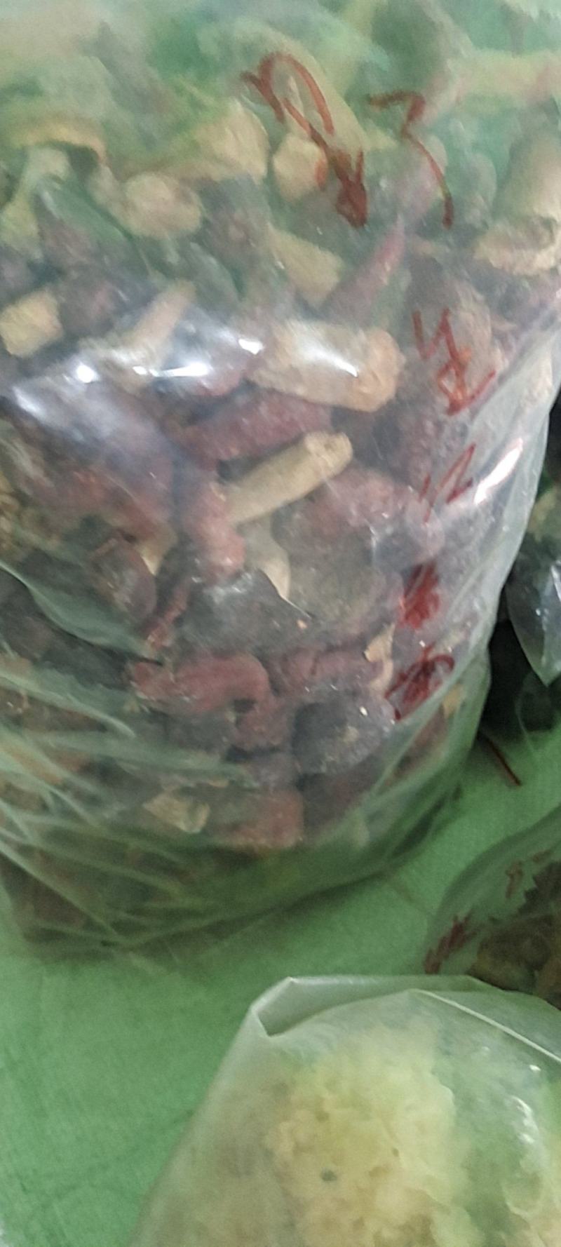 泌阳花菇甲天下，味香细嫩、各种规格都有，一件走起