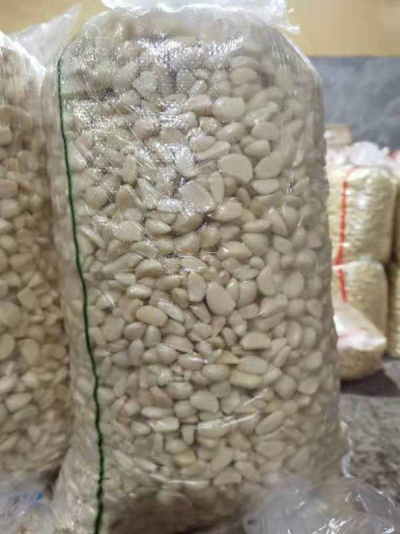 蒜米2.5元全国发货可做任何包装，价格实惠，质量好。蒜