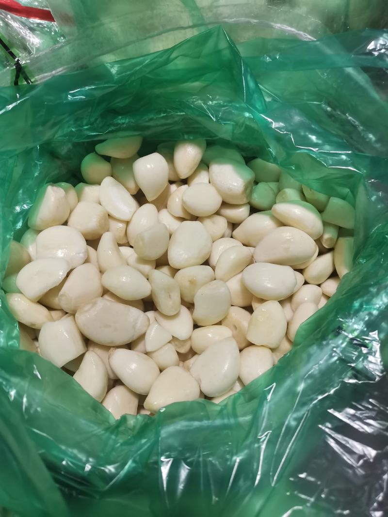 蒜米2.5元全国发货可做任何包装，价格实惠，质量好。蒜