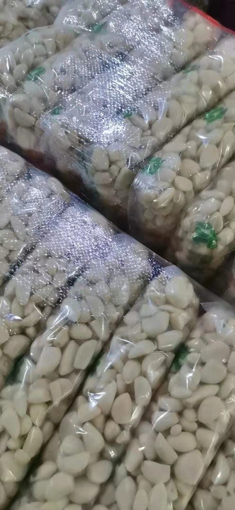 蒜米2.5元全国发货可做任何包装，价格实惠，质量好。蒜