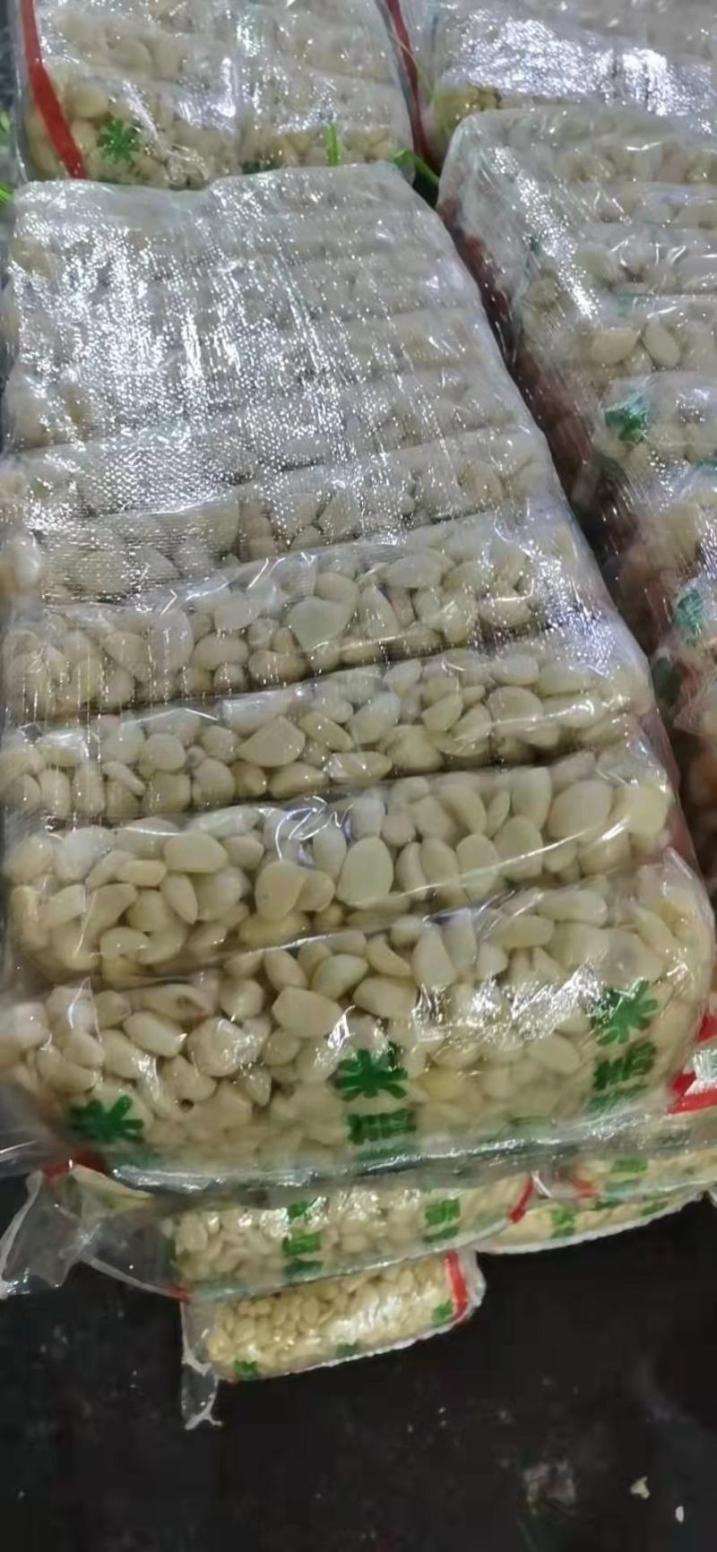 蒜米2.5元全国发货可做任何包装，价格实惠，质量好。蒜