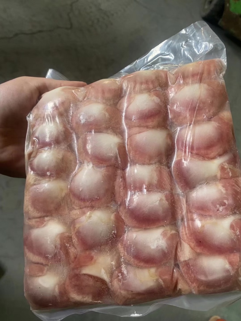 白条鸭。鸭头，鸭爪，鸭舌。