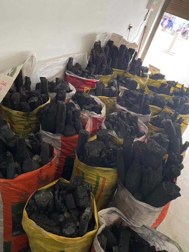 常年批发零售正宗纯栗树木炭烧烤炭
