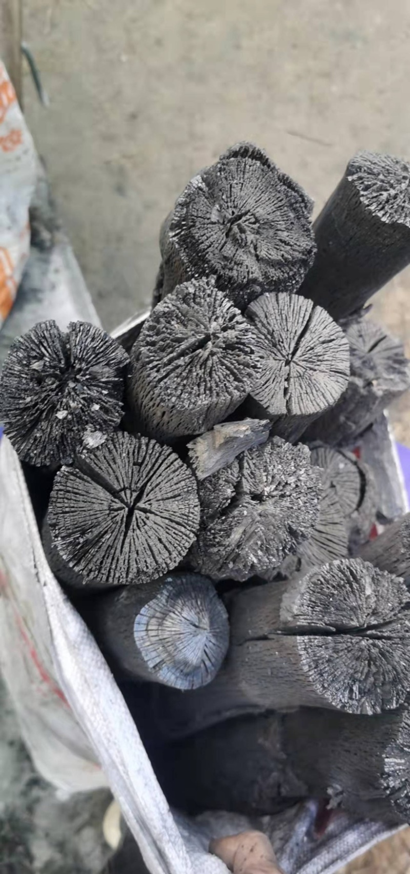 常年批发纯栗树木炭一手货源没有中间商赚差价