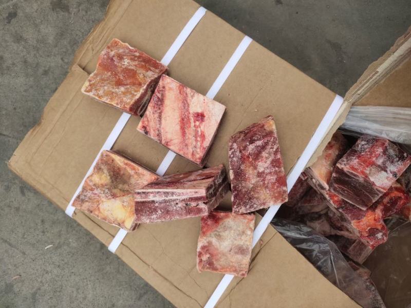 满肉牛排段，肉多不肥，可以牛排用，量大从优，货源稳定