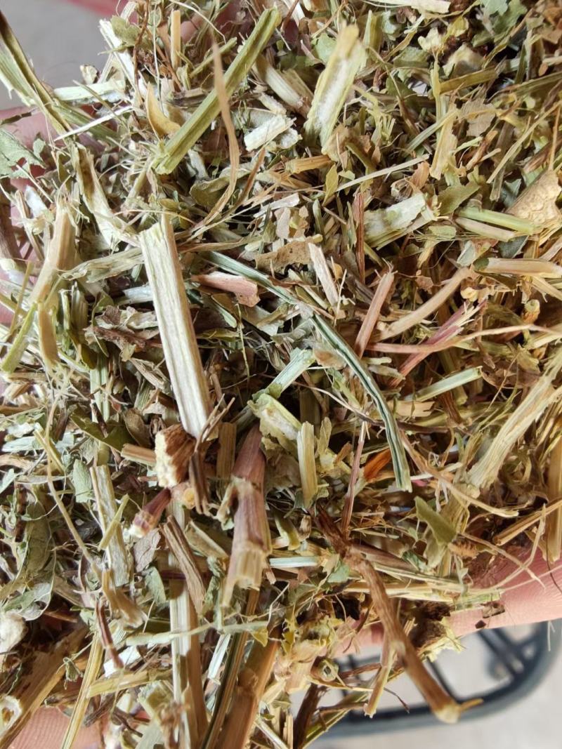 常年出售:花生秧草段，牛草，羊草，马草，驴草