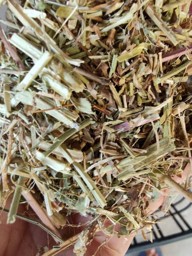 常年出售:花生秧草段，牛草，羊草，马草，驴草