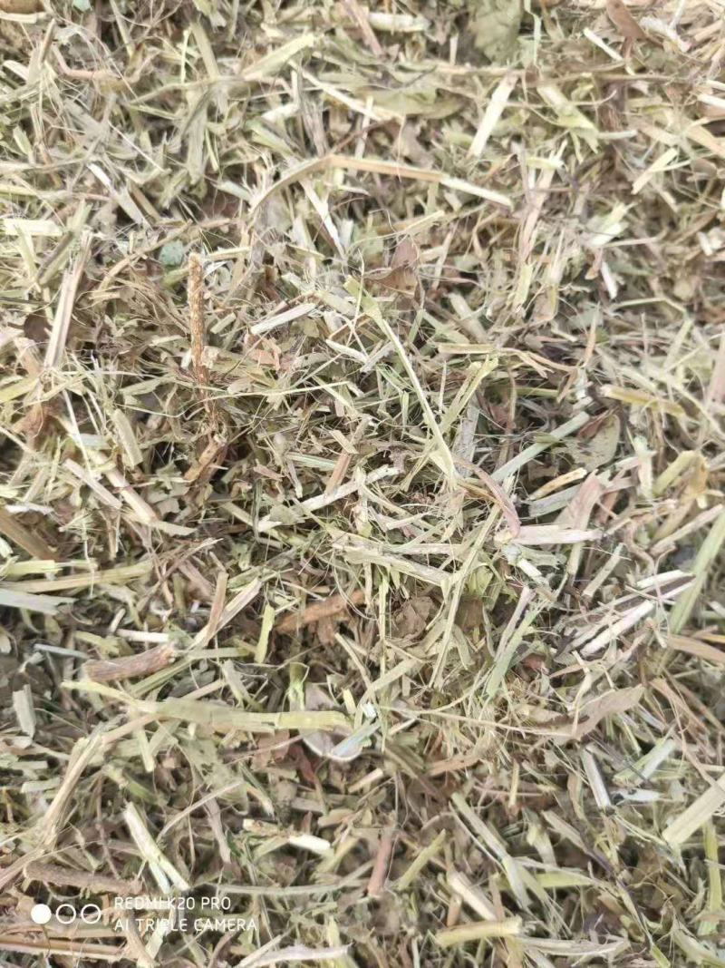 常年出售:花生秧草段，牛草，羊草，马草，驴草