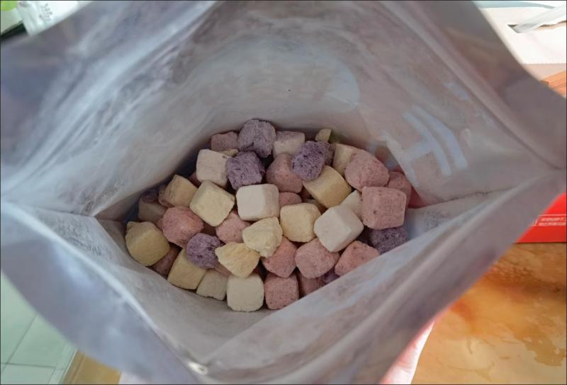 冻干酸奶块果粒块草莓黄桃水果干吃零食品网红儿童休闲特色小