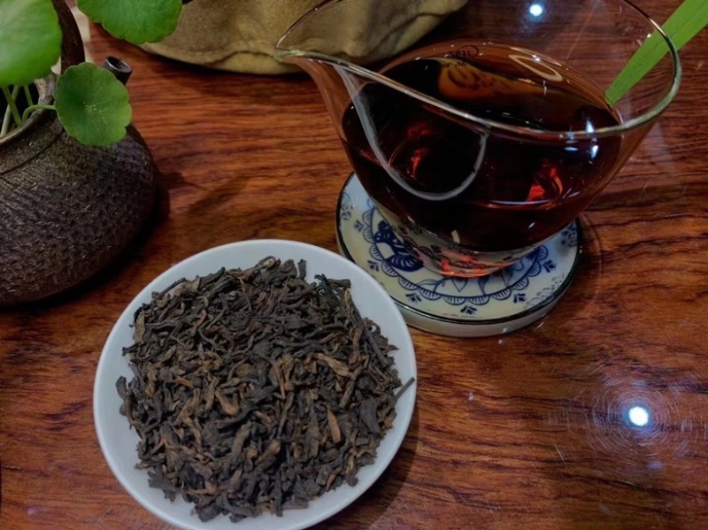 广西梧州2007年槟榔知味老六堡茶（500克一盒）