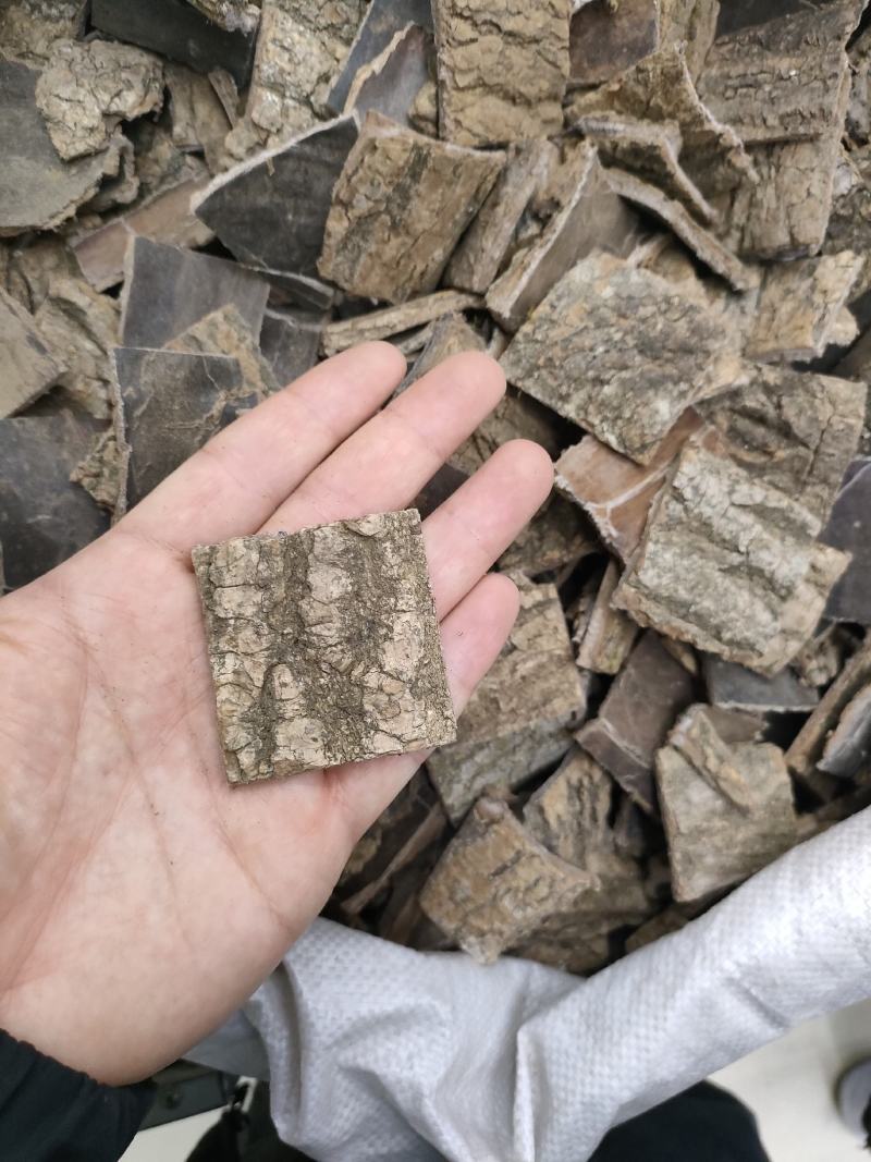 杜仲精品磨皮杜仲，老树皮杜仲，杜仲丝各种规格足斤足量。