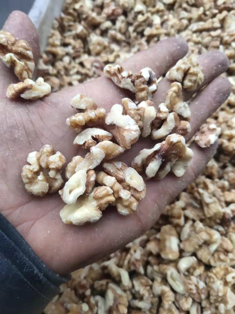 农村人纯手工挑选精品核桃果，健康食品可视频看货，质量保证